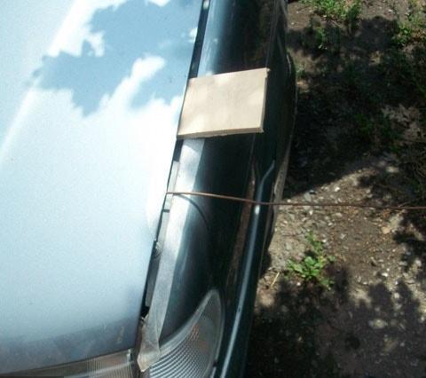 Как открыть капот на ВАЗ 2114 если порвался тросик?