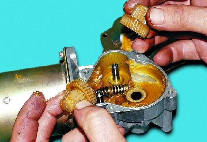 Причины неисправности моторчика дворников