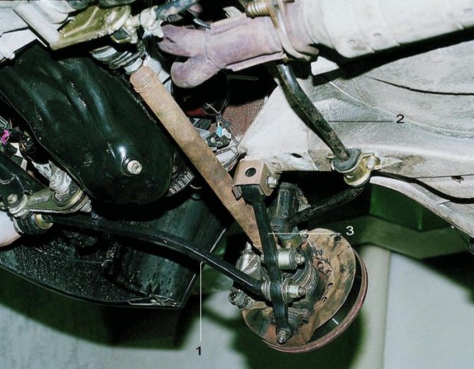 процесс замены рычага передней подвески