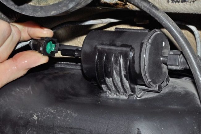 Топливные фильтры «Лады Калины»: выбор и замена своими руками