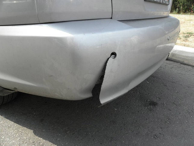 Трещина в задней части ВАЗ 2110