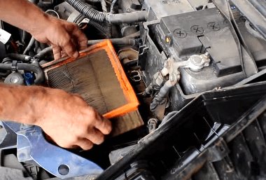 Воздушный фильтр Форд Фокус 2: где находится, замена