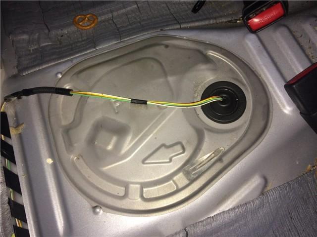 Крышка бака Corolla в 150-м кузове Крышка бака Corolla в 150-м кузове