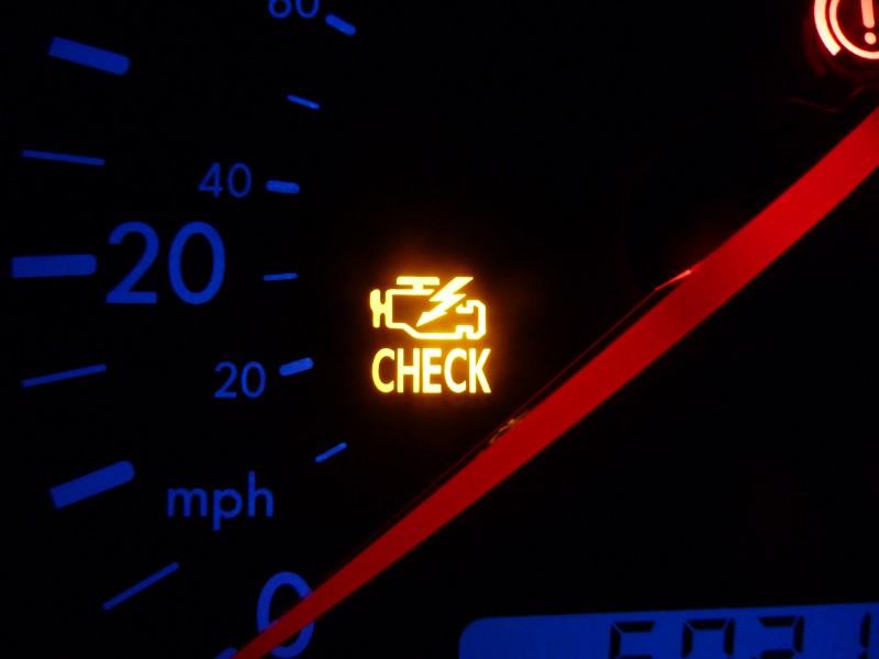 Лампа Check Engine на приборной панели, загорается во время самостоятельной диагностики Лампа Check Engine на приборной панели, загорается во время самостоятельной диагностики