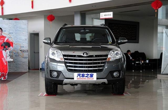 Серый Great Wall Hover H5 Установите авто на ровной площадке