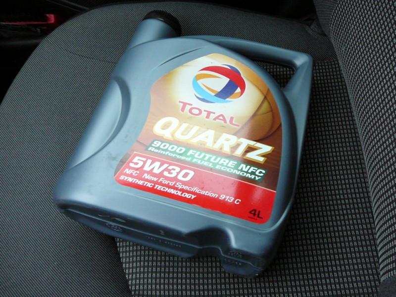 Моторная жидкость «Total quartz 5w30» в четырехлитровой канистре Моторная жидкость «Total quartz 5w30» в четырехлитровой канистре