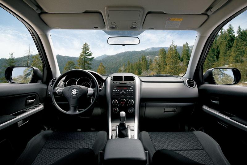Салон автомобиля Grand Vitara изнутри Салон автомобиля Grand Vitara изнутри