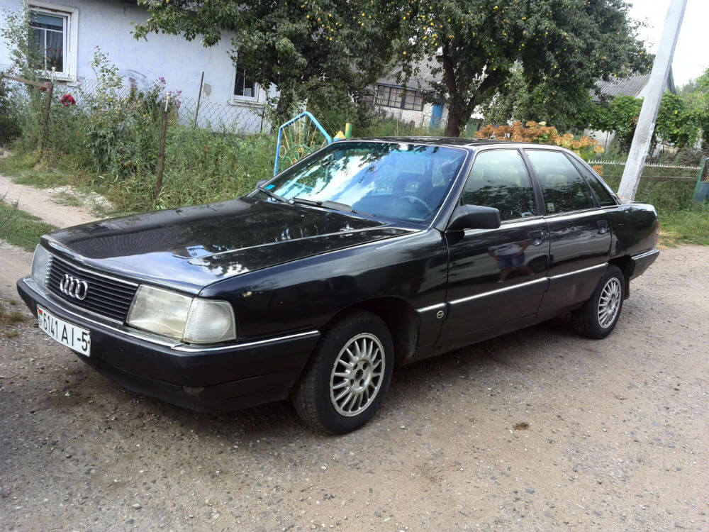 Audi 100 1990 года Audi 100 1990 года