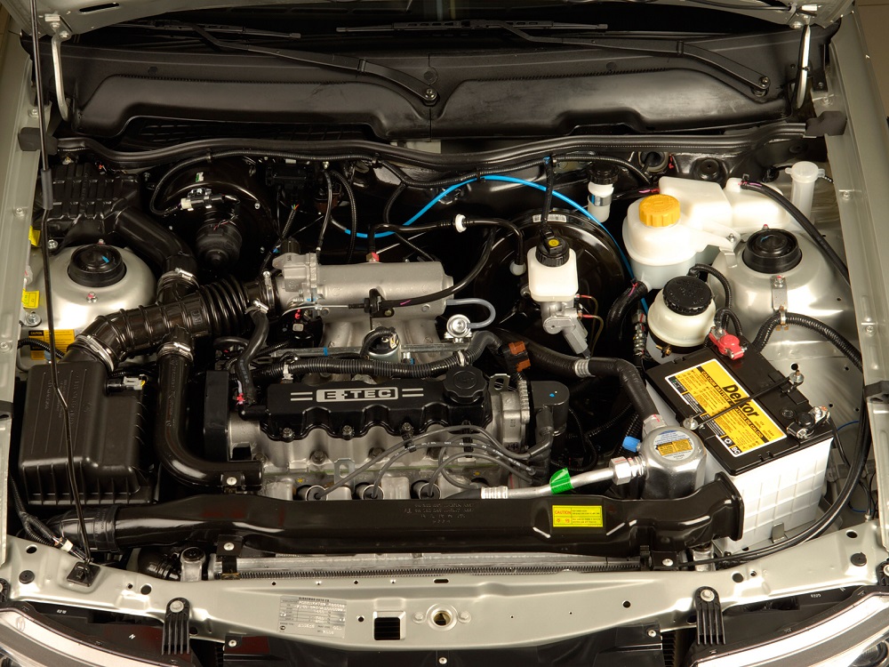 Daewoo Nexia под капотом Daewoo Nexia под капотом