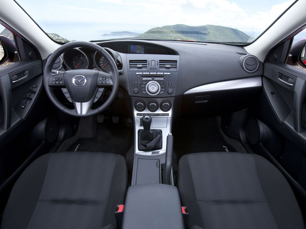 Салон Mazda 3 Mazda 3