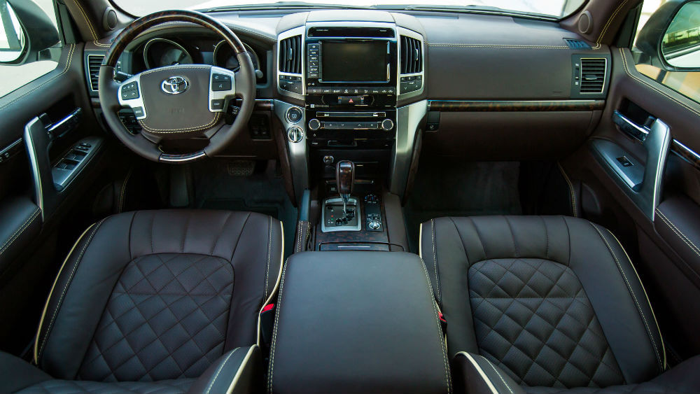 Салон нового Toyota Land Cruiser 200 Салон нового Toyota Land Cruiser 200