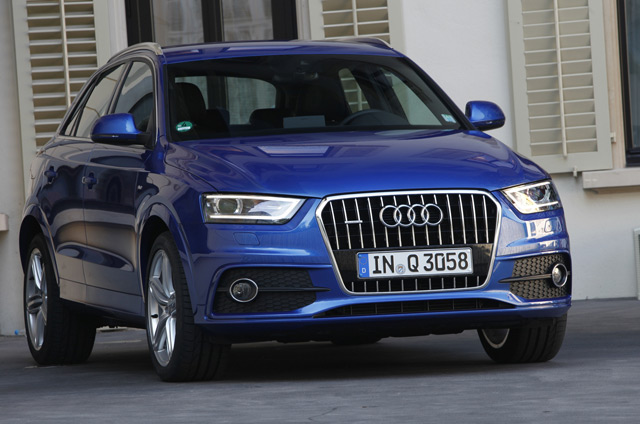 Автомобиль Ауди Q3 Автомобиль Ауди Q3
