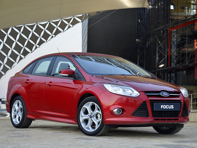 Автомобиль Ford Focus Внешне автомобиль Ford Focus практически не изменился после смены нескольких поколений