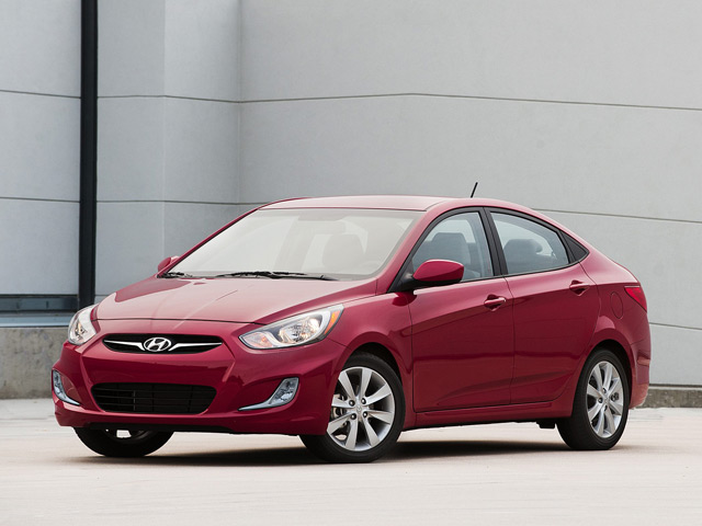 Внешний вид автомобиля Hyundai Accent Внешний вид автомобиля Hyundai Accent