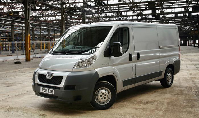 Автомобиль Peugeot Boxer Автомобиль Peugeot Boxer имеет качества присущие коммерческому транспорту