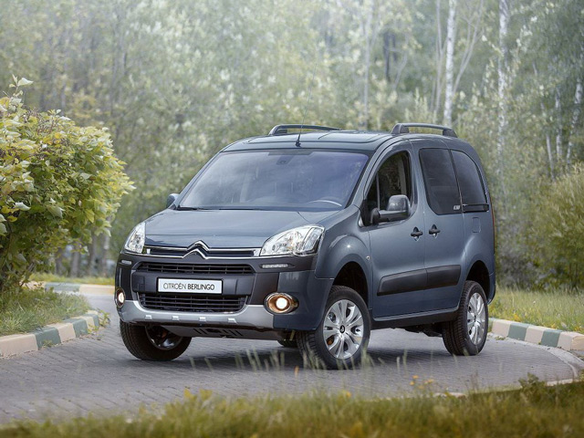 Автомобиль Citroen Berlingo Автомобиль Citroen Berlingo создавался в лучших французских традициях