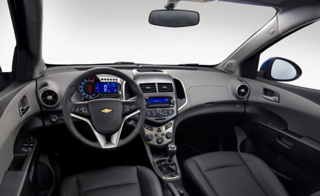 В салоне Chevrolet Aveo В салоне Chevrolet Aveo реализованы многие дизайнерские решения