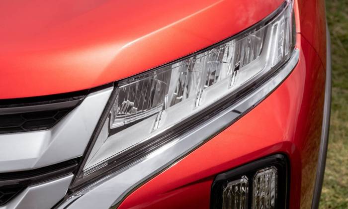 Оптика в Mitsubishi ASX Фары в Mitsubishi ASX