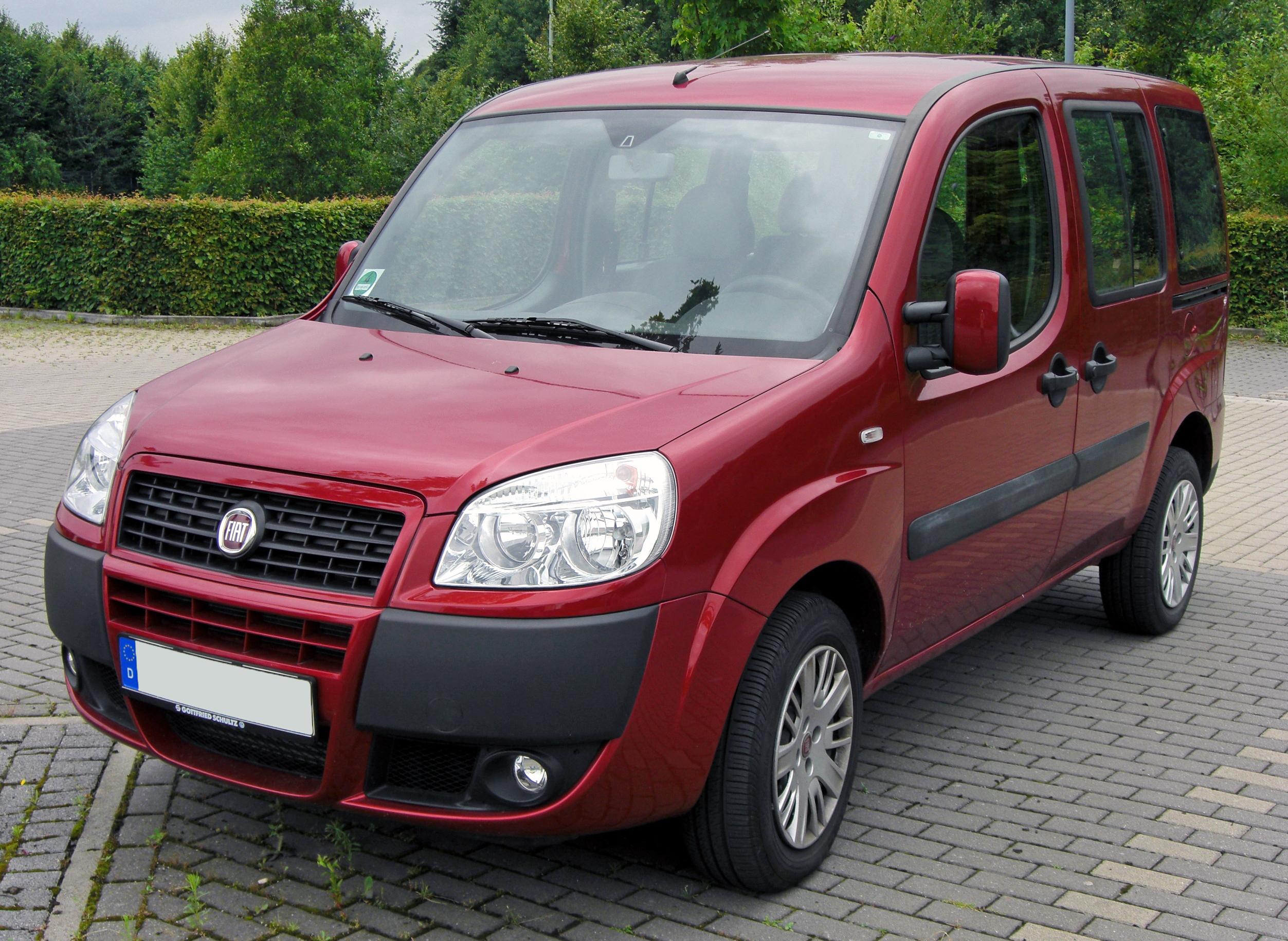 Fiat Doblo в красном цвете Fiat Doblo