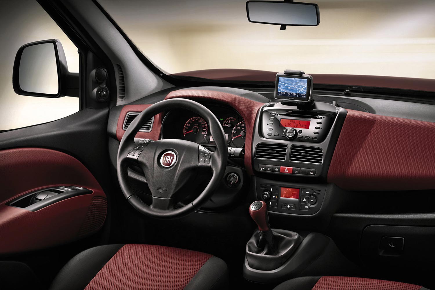 Салон автомобиля Fiat Doblo Салон Fiat Doblo