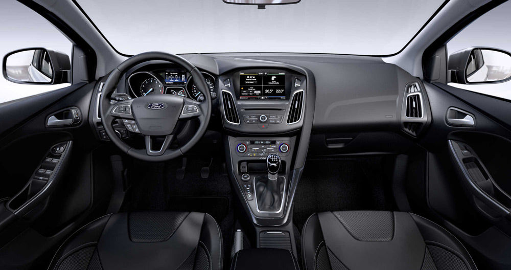 В салоне автомобиля Ford Focus В салоне автомобиля Ford Focus