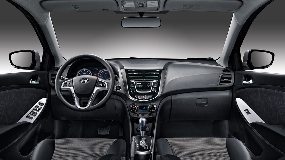 Салон Hyundai Solaris Hyundai Solaris салон черный