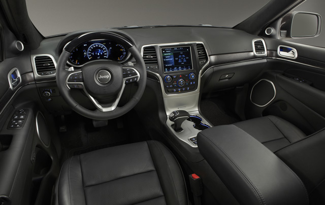 Салон Jeep Grand Cheroke Салон Jeep Grand Cheroke может похвастаться эргономикой и высоким качеством отделки