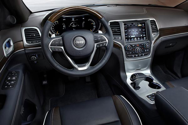 В салоне Jeep Grand Cherokee В салоне Jeep Grand Cherokee можно чувствовать себя как дома