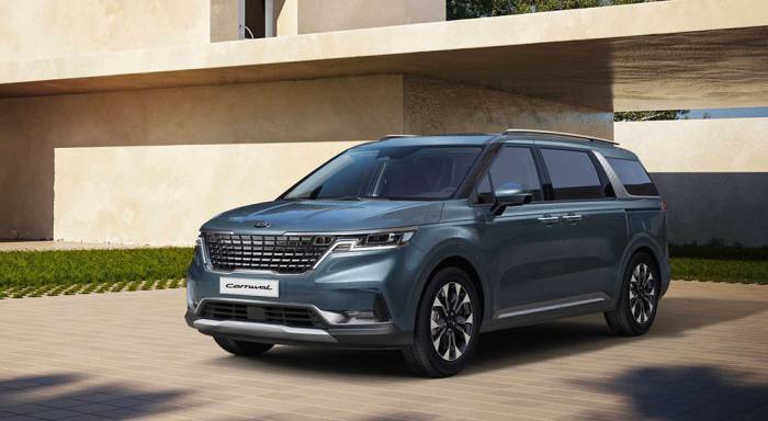 Минивэн Kia Carnival Kia Carnival спереди