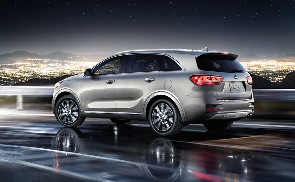 Kia Sorento вид сзади Kia Sorento