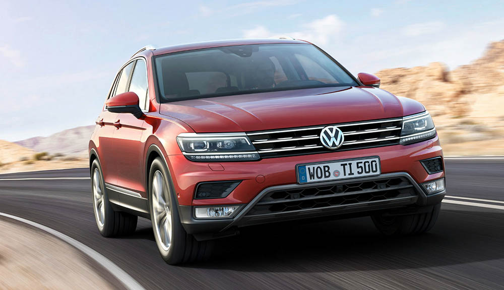 Динамика Volkswagen Tiguan Кроссовер Volkswagen Tiguan на дороге