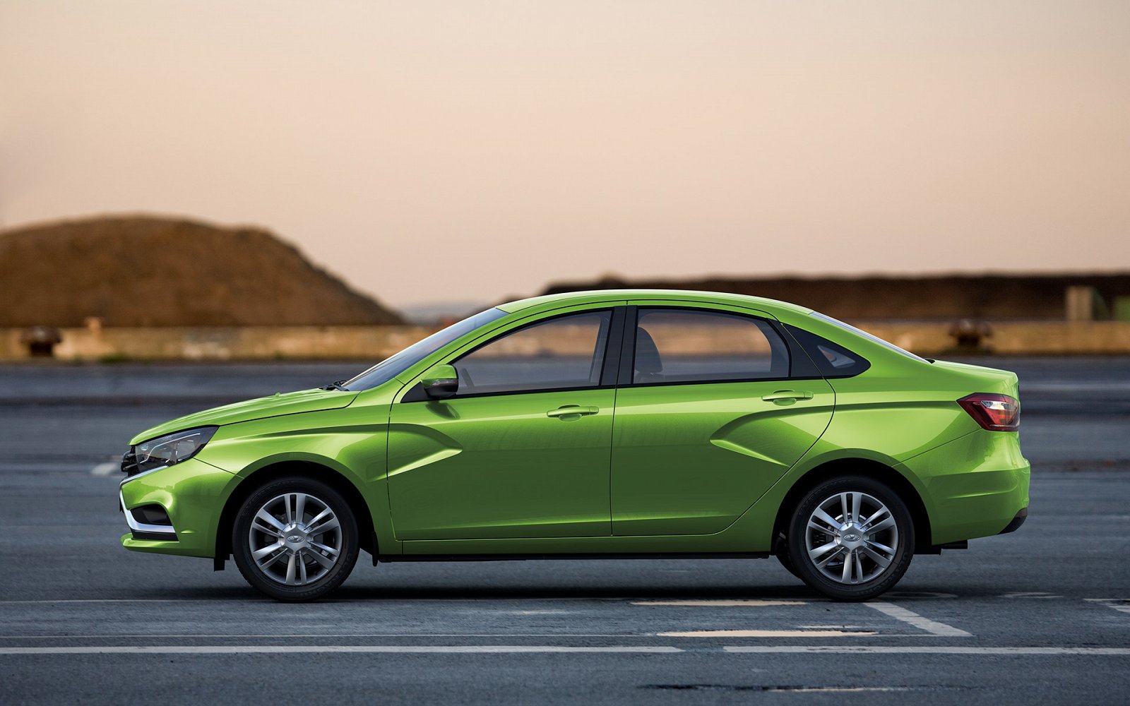 Lada Vesta в зеленом цвете Lada Vesta