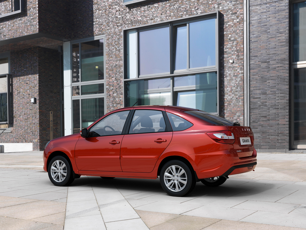 Lada Granta вид сзади Lada Granta