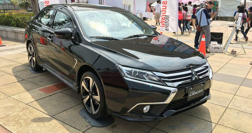 Mitsubishi Lancer 2019 в черном цвете Mitsubishi Lancer 2019