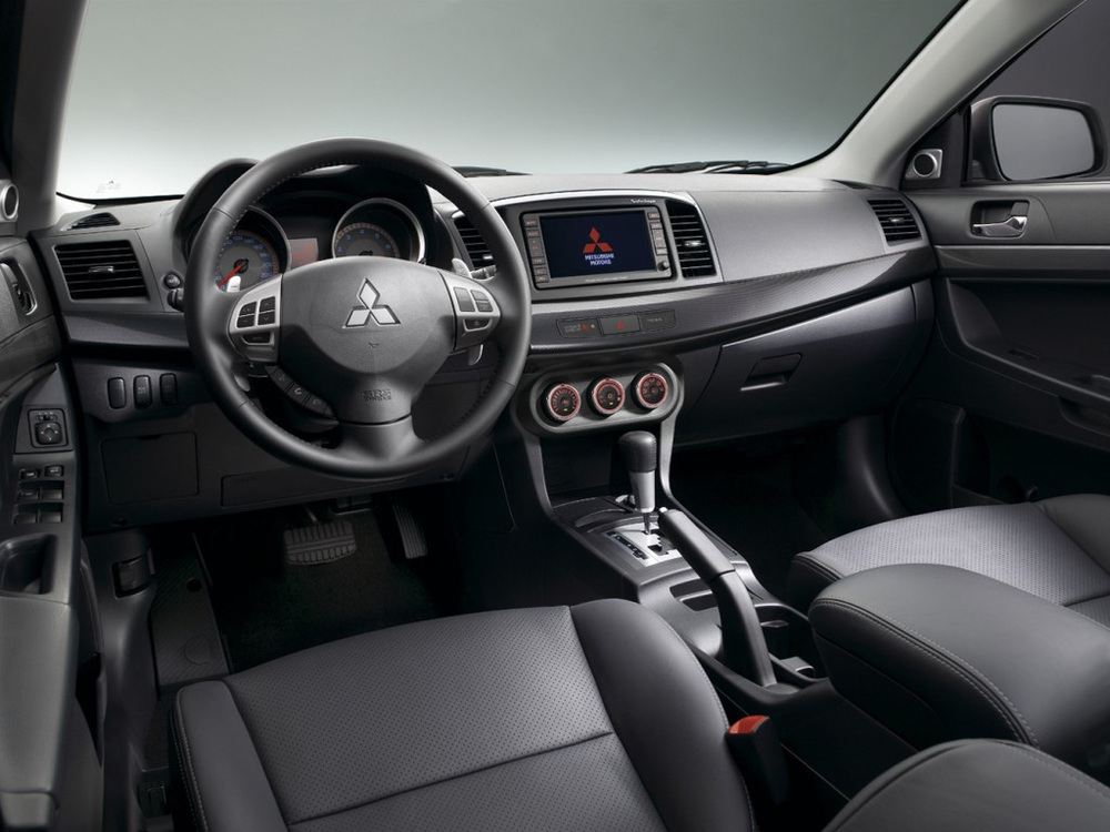 Салон Mitsubishi Lancer Mitsubishi Lancer