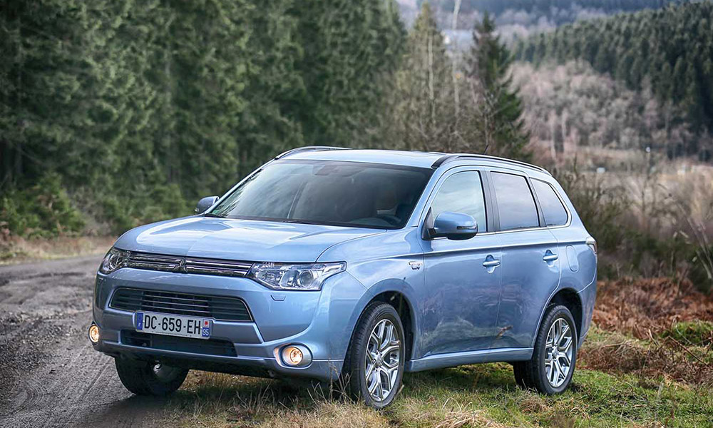Mitsubishi Outlander на трассе Mitsubishi Outlander на трассе