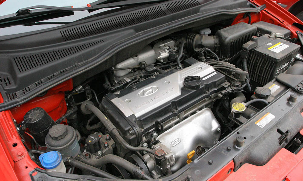 Моторный отсек Hyundai Getz 2005-2011 годов выпуска Мотор Hyundai Getz