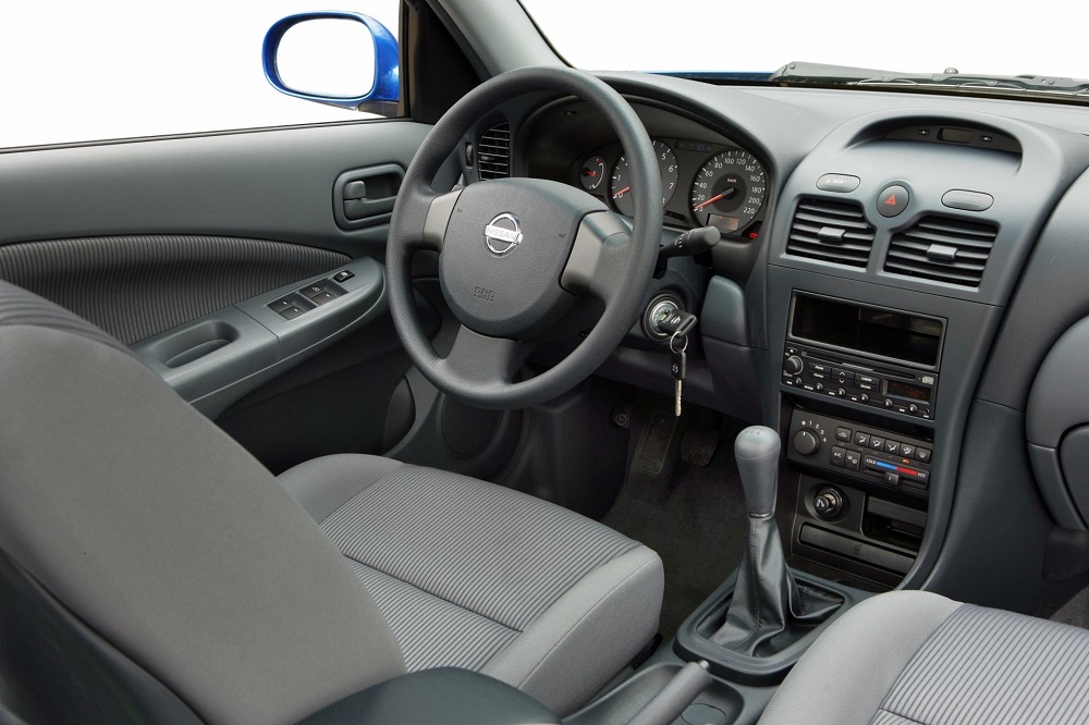 Салон Nissan Almera Nissan Almera