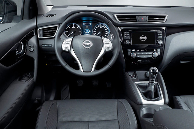 Салон автомобиля Nissan Qashqai Салон автомобиля Nissan Qashqai отличается ярко выраженной молодёжной стилистикой