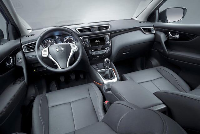 В салоне автомобиля Nissan Qashqai В салоне автомобиля Nissan Qashqai