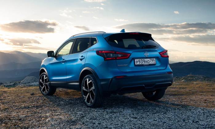 Вид Nissan Qashqai сзади Nissan Qashqai сзади