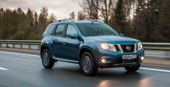 Езда на Nissan Terrano Nissan Terrano на дороге