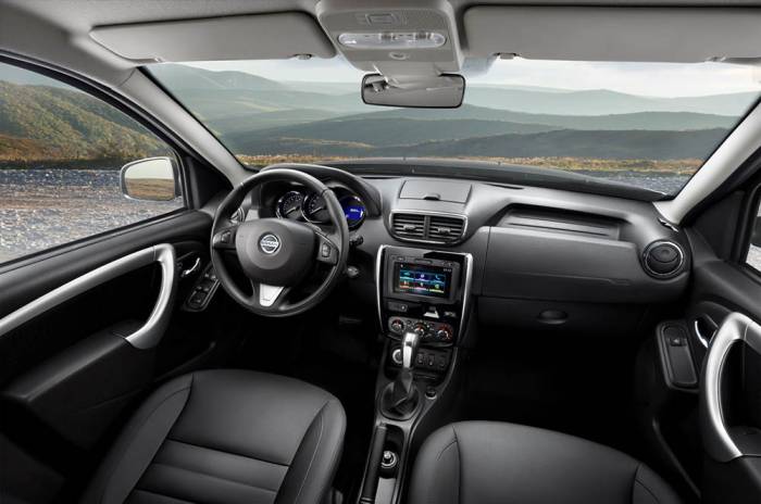 Интерьер Nissan Terrano Nissan Terrano внутри