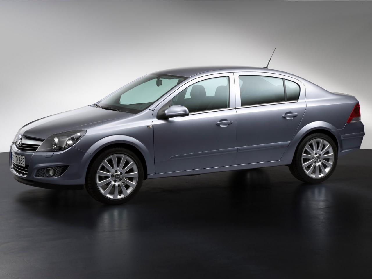 Серая Opel Astra H Opel Astra H