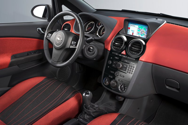Салон автомобиля Opel Corsa Салон Opel Corsa