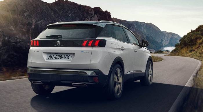 Вид Peugeot 3008 сзади Peugeot 3008 сзади