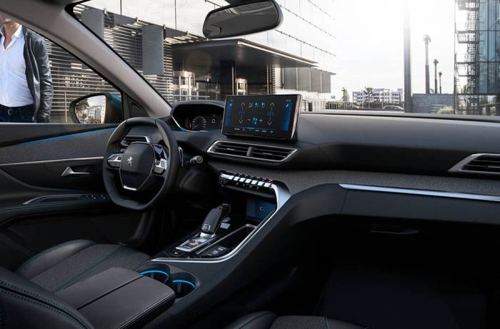 Интерьер Peugeot 3008 Peugeot 3008 внутри