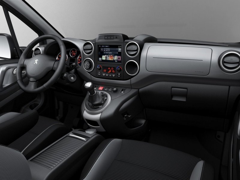 Салон автомобиля Peugeot Partner Салон Peugeot Partner