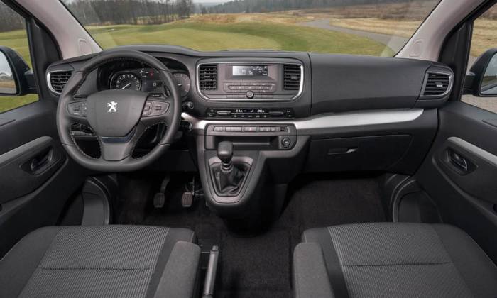 Интерьер Peugeot Traveller Peugeot Traveller внутри