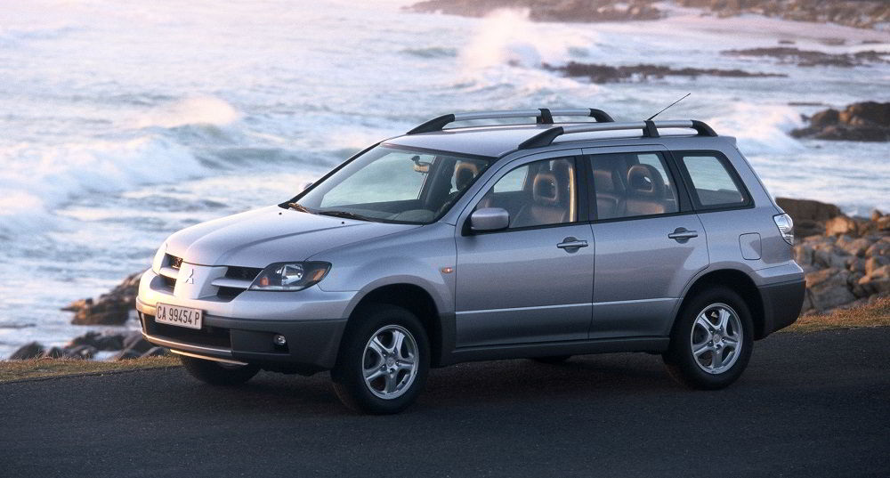 Mitsubishi Outlander Подержанный кроссовер до 300 тысяч Mitsubishi Outlander